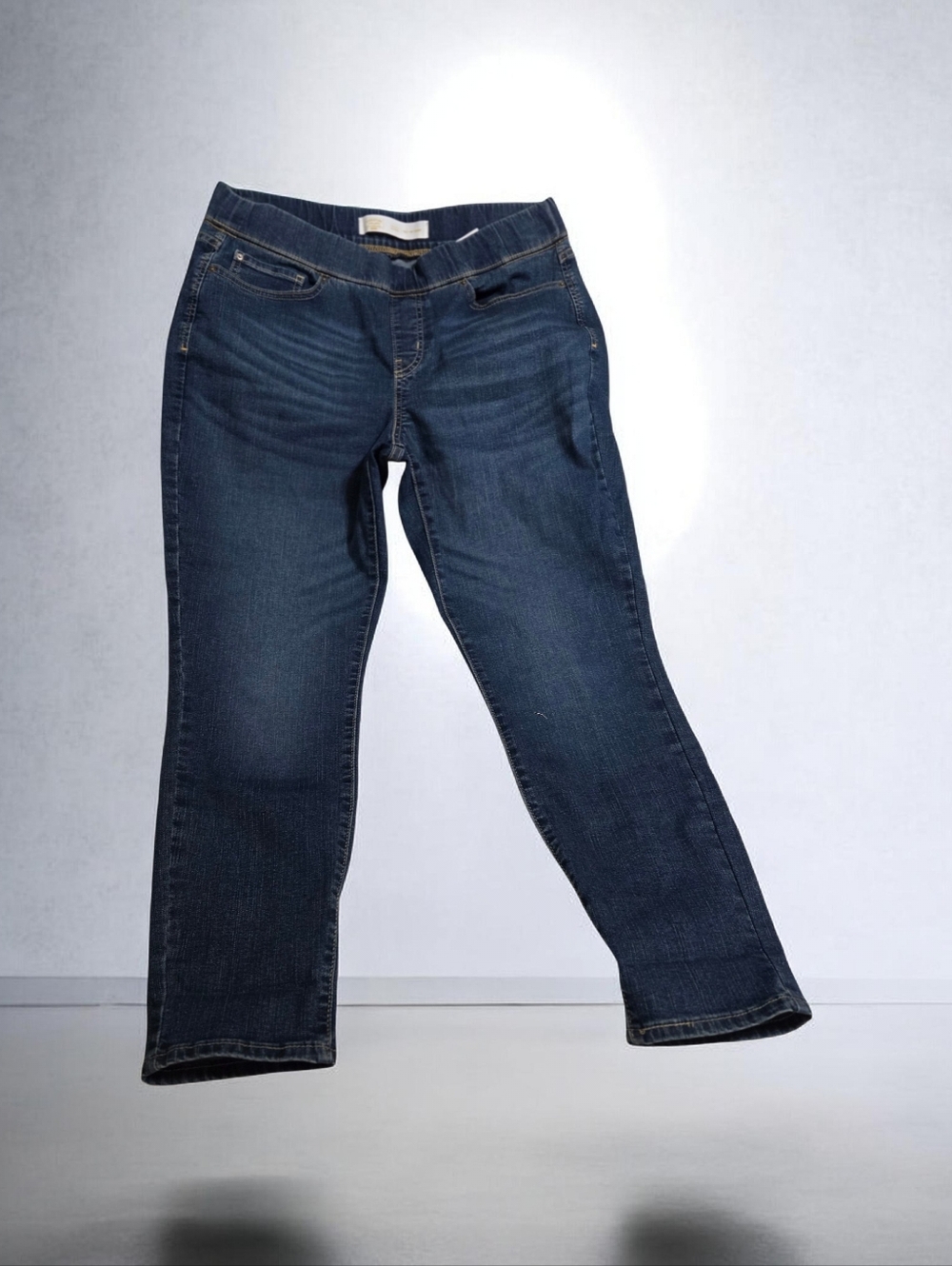 Women’s Dark Blue Stretch Jeans By Levis Strauss EUC Size 14